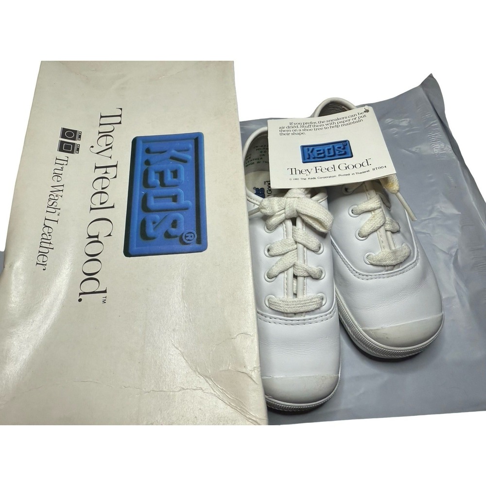 Vintage Keds 10 W Kidsโ white leather Champion shoes sneakers.